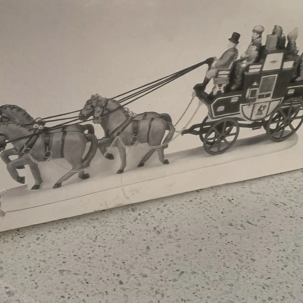 Dickens' Village Holiday Coach vintage
